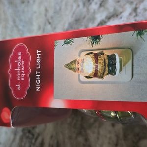 ST. NICHOLAS SQUARE CHRISTMAS HOLIDAY NIGHT LIGHT